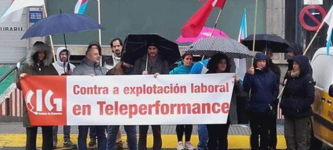  La empresa Teleperformance, ubicada en el polígono de A Grela, ha despedido en los últimos días a 60 trabajadores