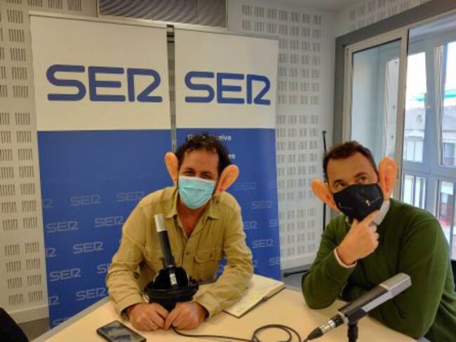 Superoidor líder del partido Trochodadaísta y Daniel Mantero concejal de Cultura en el Ayuntamiento de Huelva