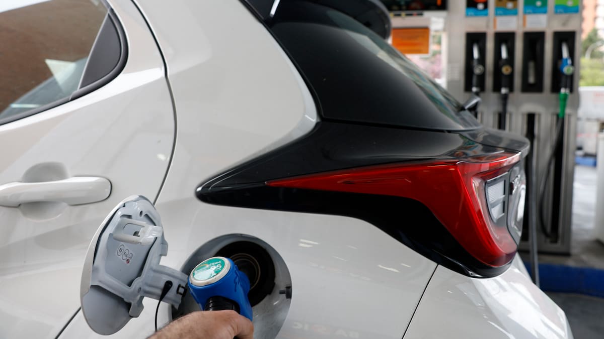 Doce céntimos más en siete días: el precio de los carburantes, sacudido por la guerra en Oriente Medio