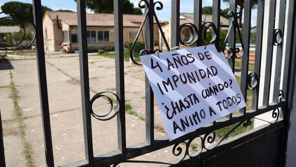 Acaba el registro en el chalé de la familia del único investigado en el caso Esther López