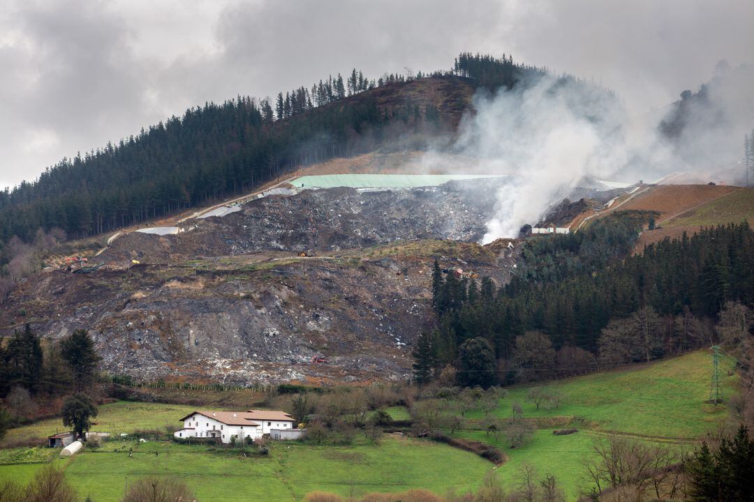 Vista del vertedero de Záldibar, tras el desastre, en una imagen de archivo