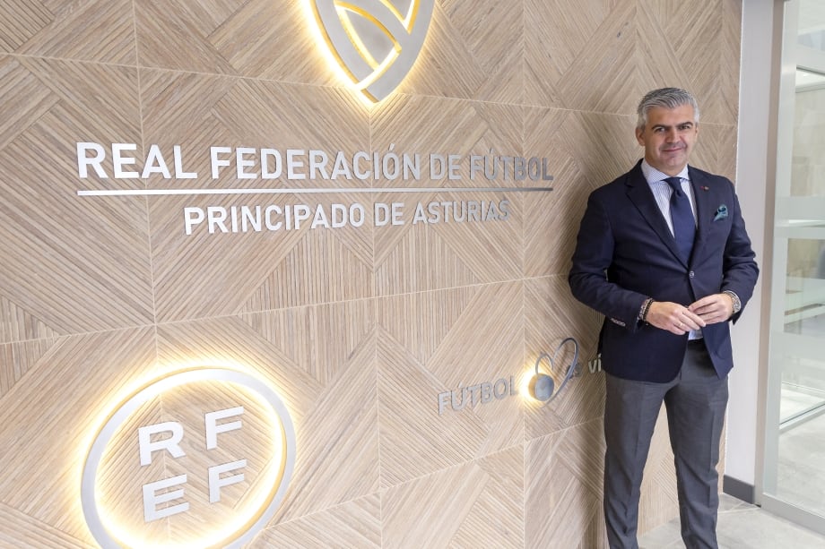 Pablo Menéndez vicepresidente de la Federación Asturiana de Fútbol.