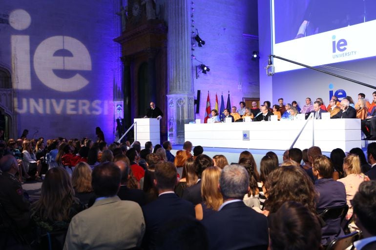 La bienvenida a los alumnos se ha desarrollado en el aula magna del Campus de Santa Cruz