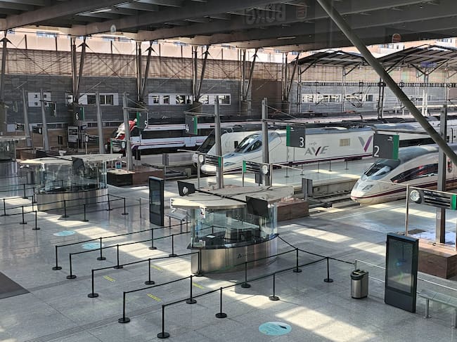 , 18/03/2026.- Vista de la estación de tren María Zambrano de Málaga. El Administrador de Infraestructuras Ferroviarias (Adif) ha defendido que el desarrollo de las obras de reparación de la vía de Alta Velocidad entre Málaga y Madrid responden "a una cuestión de seguridad", a lo que van a dar prioridad, y ha explicado que la previsión de reapertura se revisará cada 15 días. EFE/Enrique Bermudez Garcia