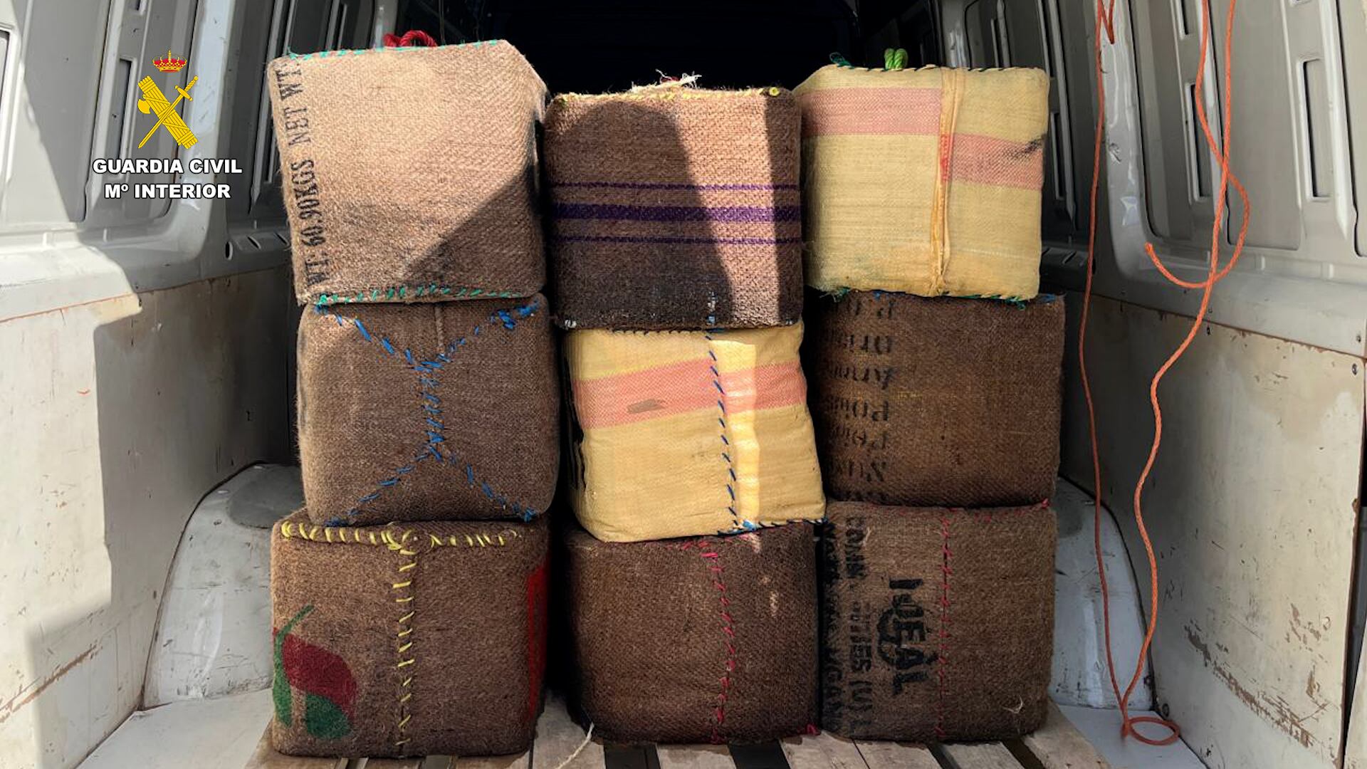 Droga intervenida por la Guardia civil en la operación desarrollada en el Guadalquivir