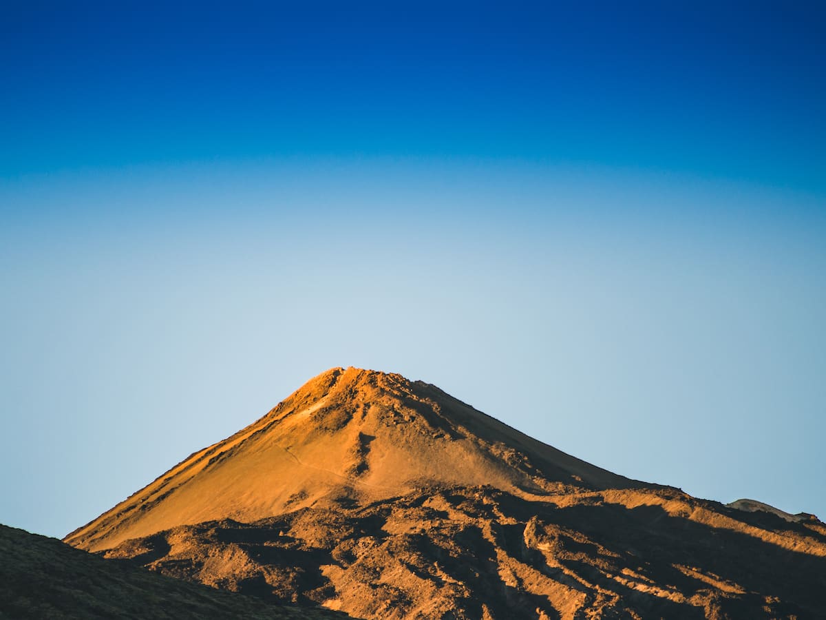 El IGN llama a la calma: las diferencias entre la erupción en La Palma y los enjambres sísmicos del Teide