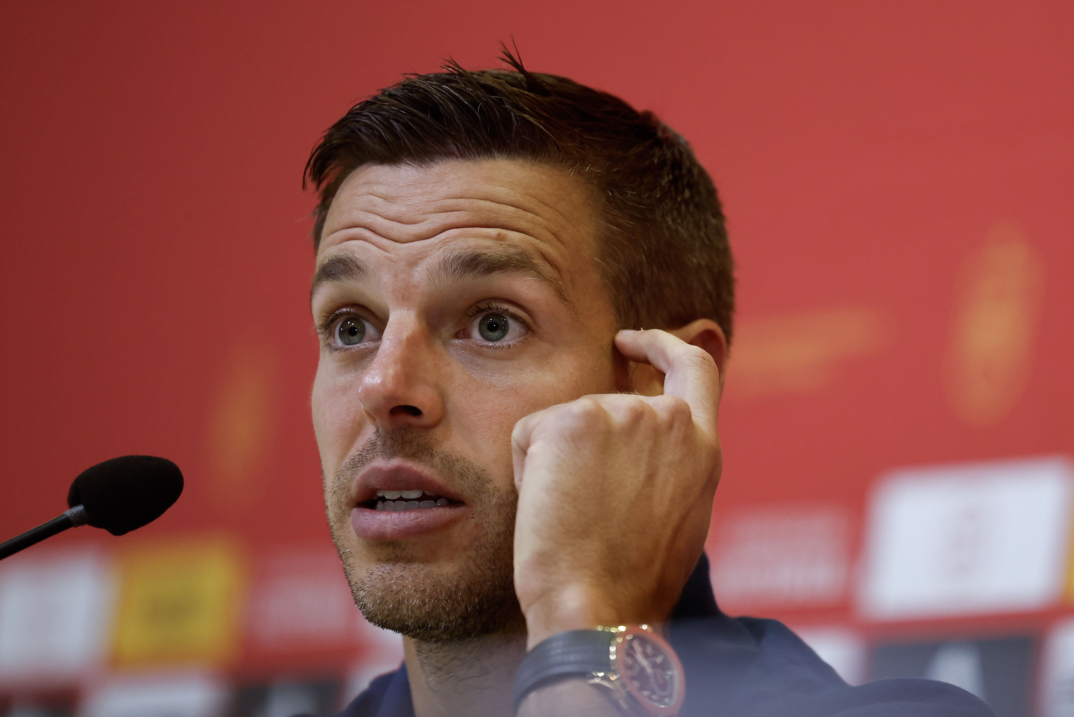 LAS ROZAS (MADRID), 05/09/2023.- El jugador la Selección Española de Fútbol César Azpilicueta, durante una rueda de prensa celebrada este martes en la Ciudad del Fútbol de Las Rozas (Madrid). EFE/ Sergio Pérez
