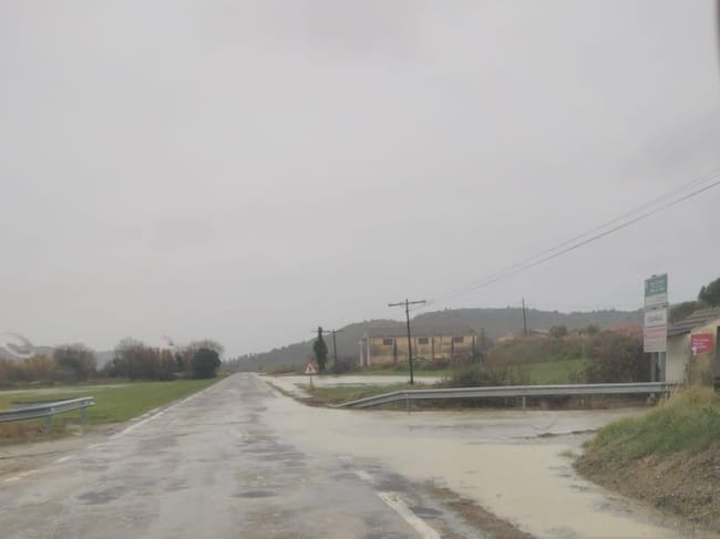 Peligrosa situación de la carretera A-125 con las lluvias