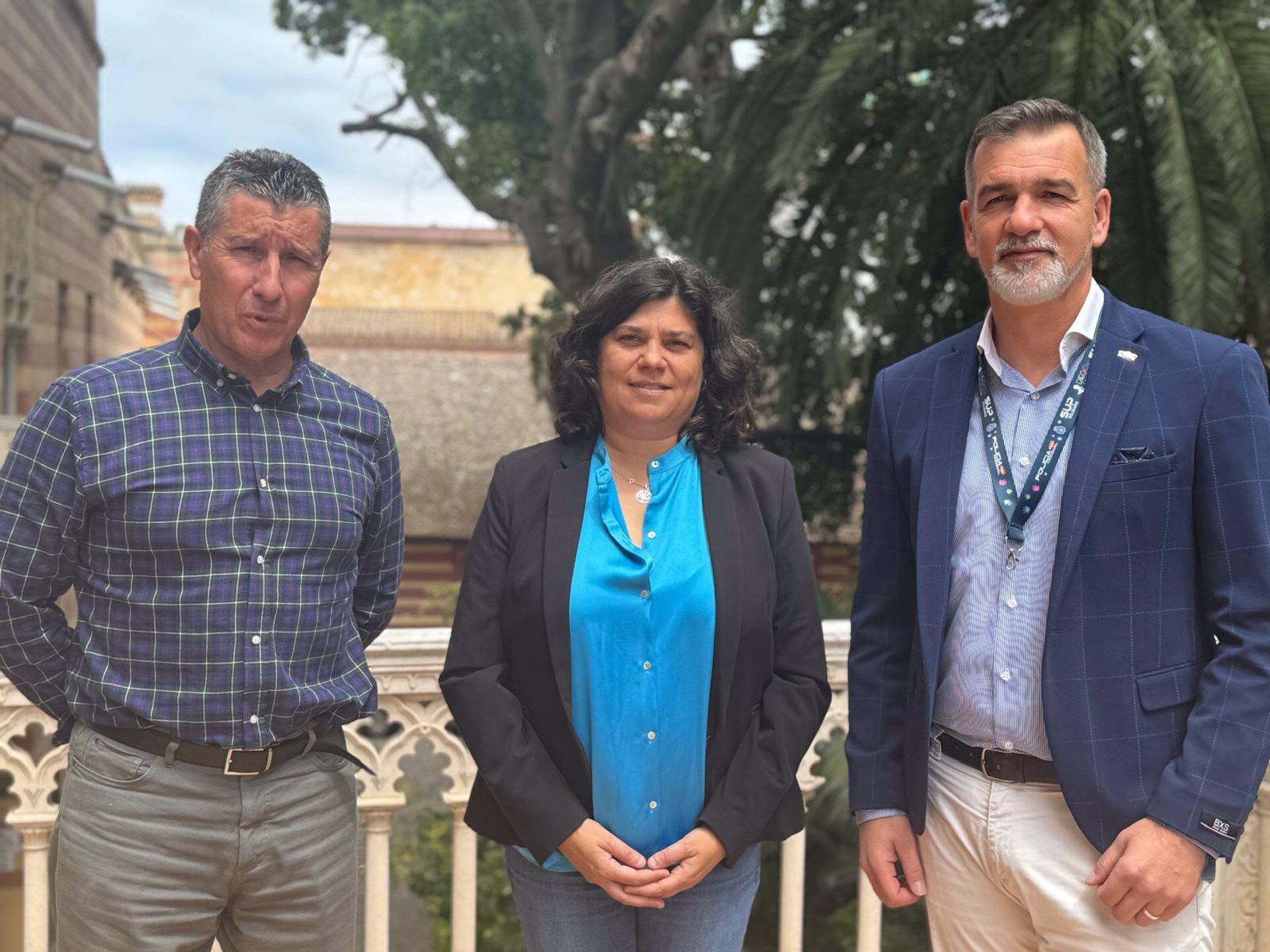 La alcaldesa de Sanlúcar con representantes del Sindicato Unificado de Policía de Cádiz