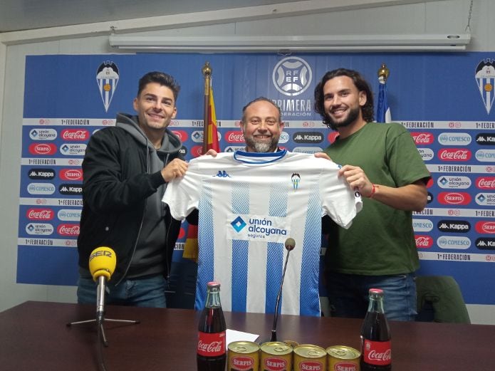 Liberto, Justicia y Lobato en la presentación de los jugadores