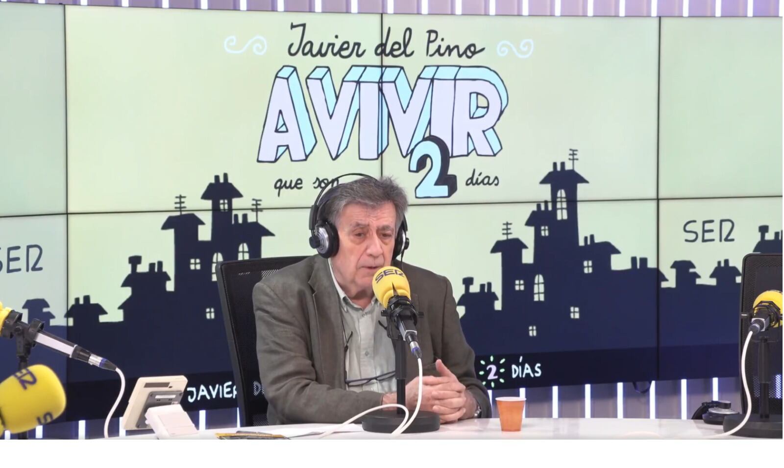 Luis Landero en el programa A vivir que son dos días de la SER cuando presentó 'La última función' en 2024.