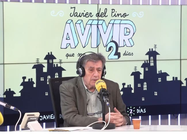 Luis Landero en el programa A vivir que son dos días de la SER cuando presentó 'La última función' en 2024.