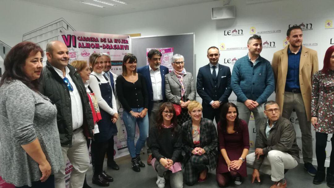 Foto de familia de la Carrera de la Mujer