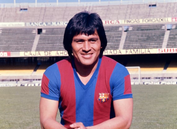 Hugo Sotil, en una fotografía compartida por el FC Barcelona, donde jugó entre 1973 y 1976