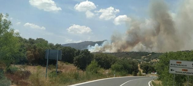 Imagen del incendio desde el enlace a la M-631