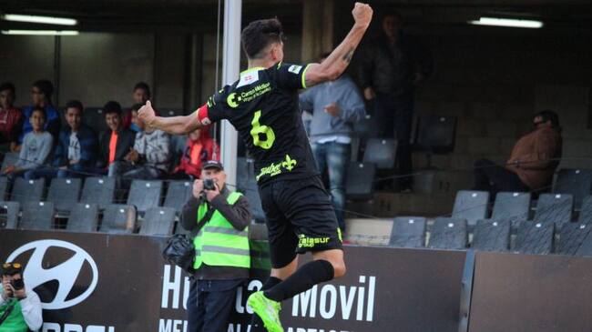 Sergio Jiménez celebra el gol de la victoria