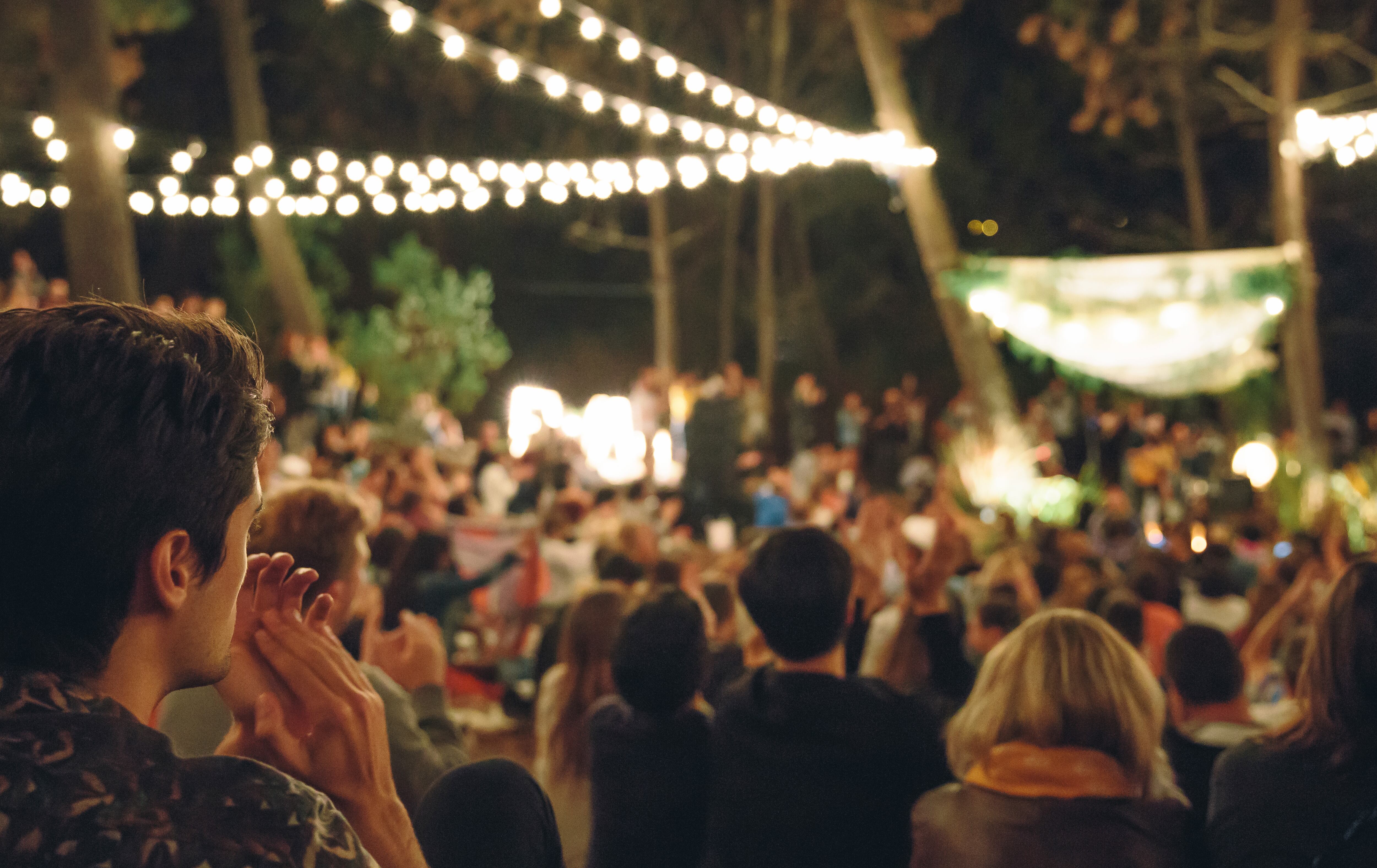 Festival de música por la noche