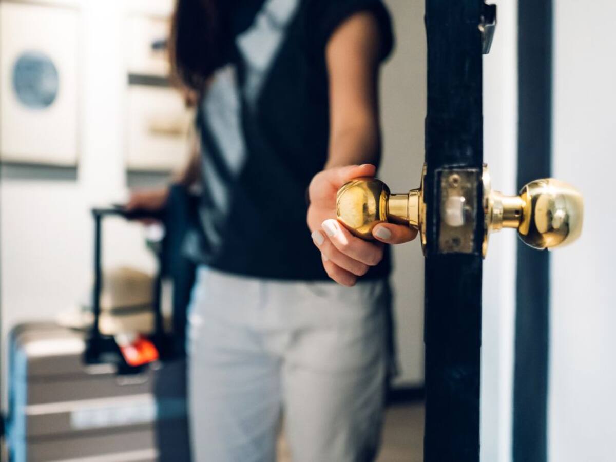 "Es difícil de detectar": la Policía advierte sobre la técnica de los ladrones para localizar casas vacías