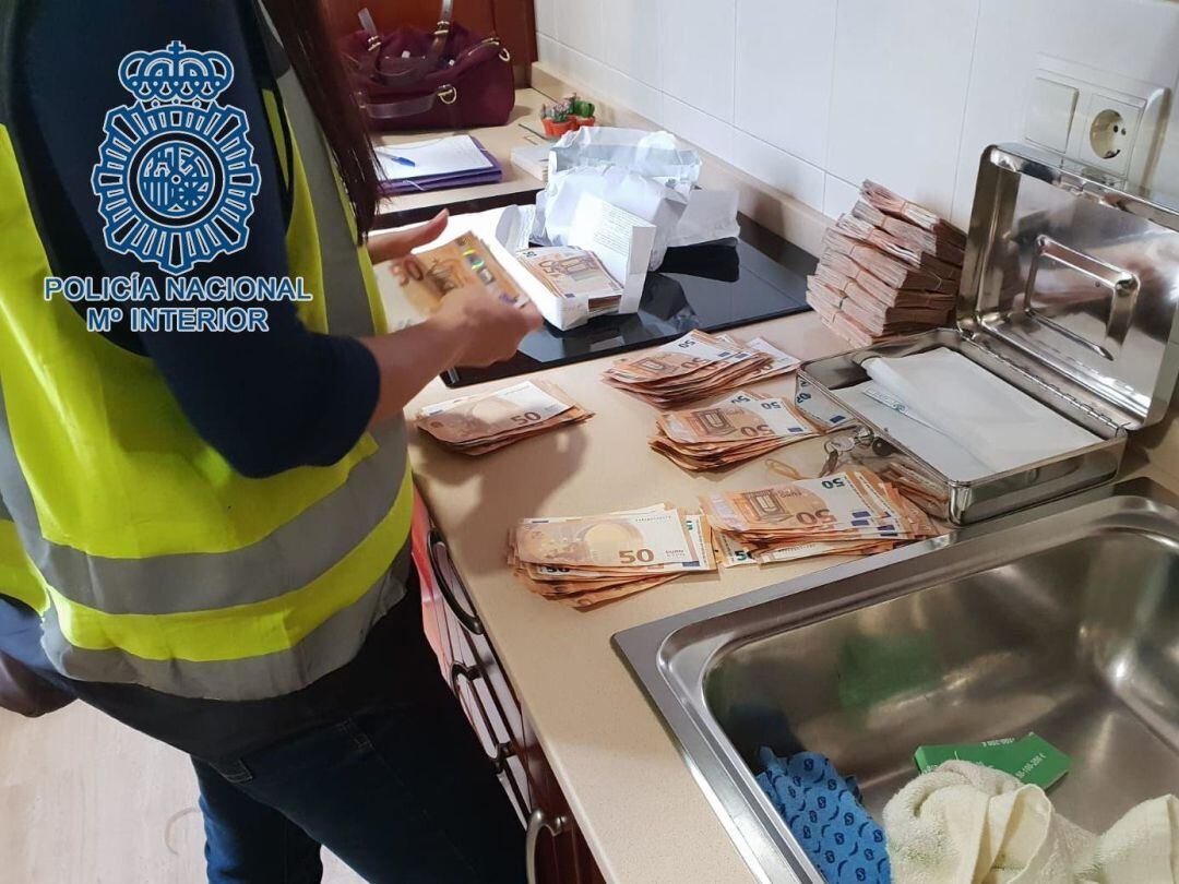 Detienen a nueve personas e intervienen más de 90.000 euros en efectivo
POLICÍA NACIONAL