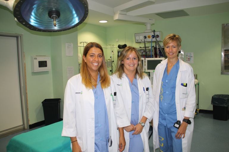 Las cirujanas Aida González Méndez, Sandra Redondo Teruel y Elena Herrero Martínez, facultativos de la Unidad de Angiología y Cirugía Vascular del Hospital de Cuenca.