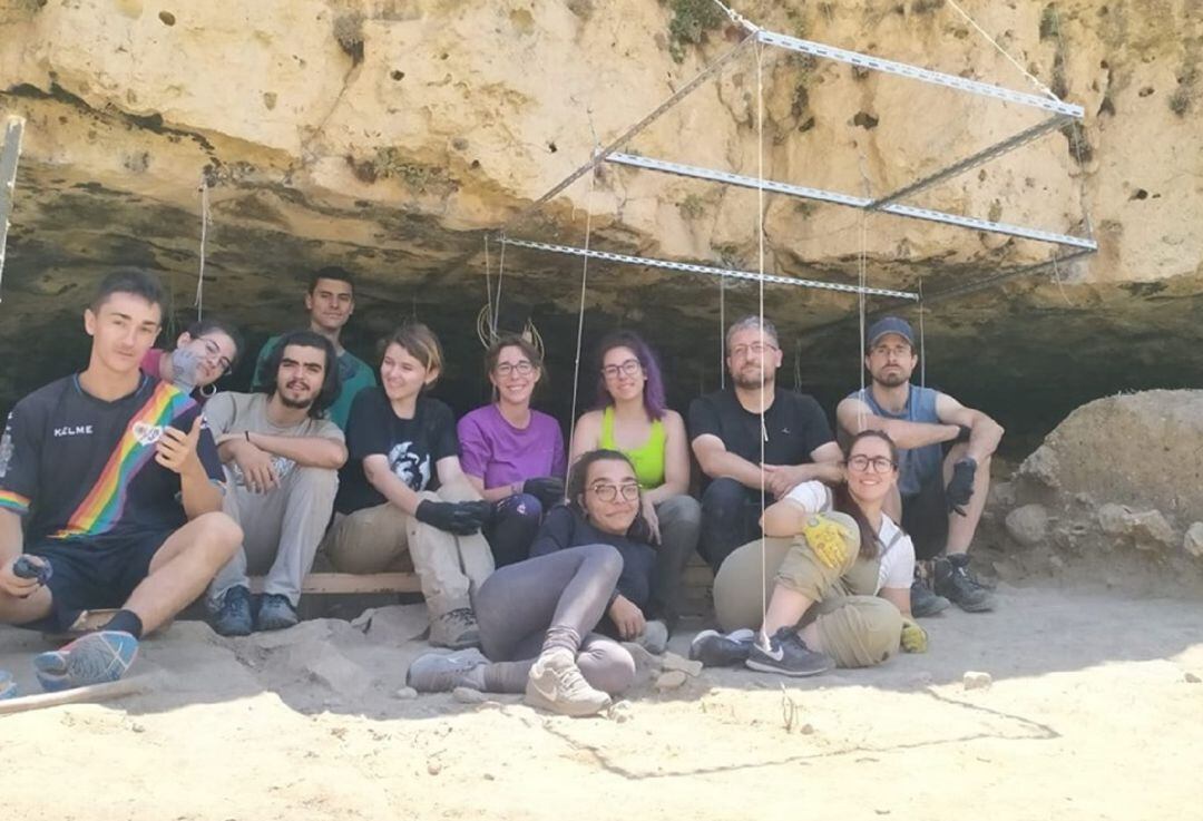 Equipo de excavación dela temporada 2019-20 a orillas del río Eresma