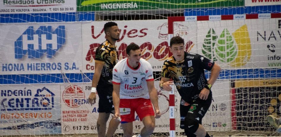 El ABANCA Ademar intentará hacer bueno el 32-23 conseguido en el partido de ida contra el BM Nava