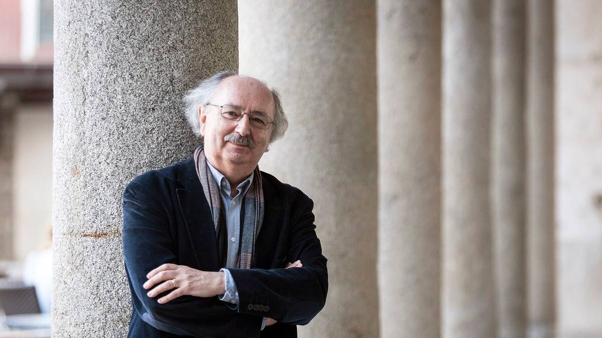 El escritor Antonio Colinas presenta su guía literaria y artística 'Ibiza: arquitectura de la luz'