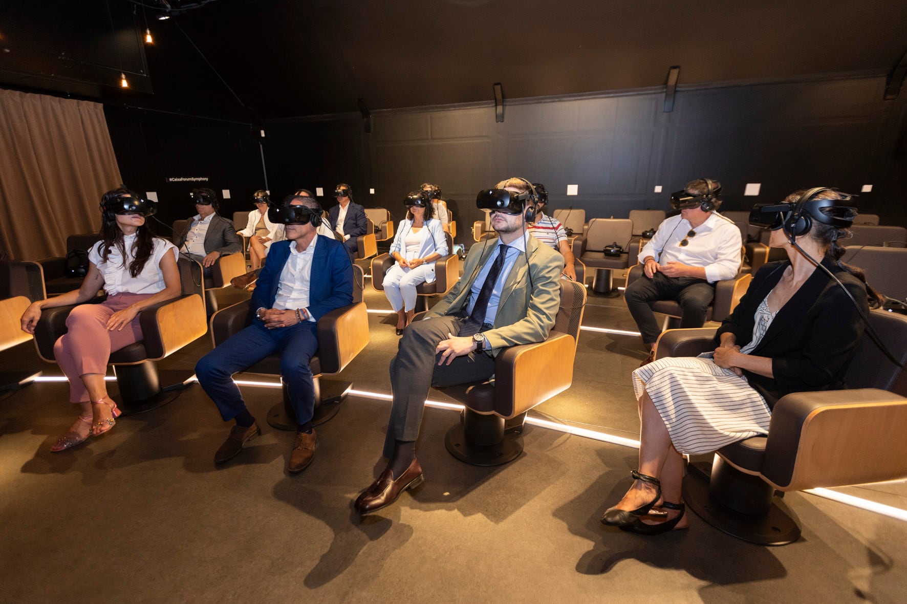 Una de las salas de la exposición &quot;Symphony&quot;, instalada en la playa de Gandia, donde se utilizan las gafas de realidad virtual.