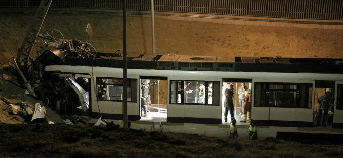 Estado en el que ha quedado el tren de Metrosur tras chocar contra la topera de las cocheras de Loranca.