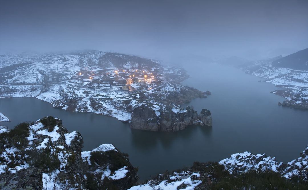 "Cálida luz de invierno". Alba de los Cardaños (Palencia)