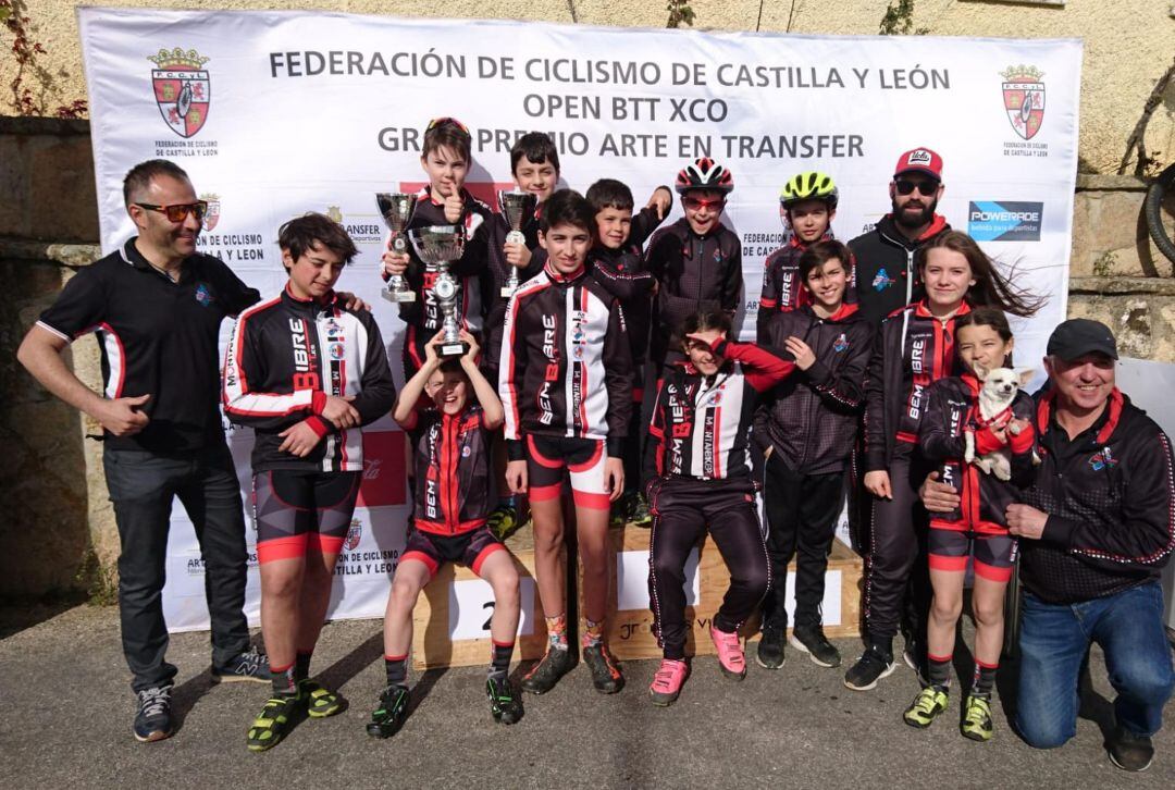 El conjunto berciano dominó en principiante y consiguió un segundo puesto en alevines.