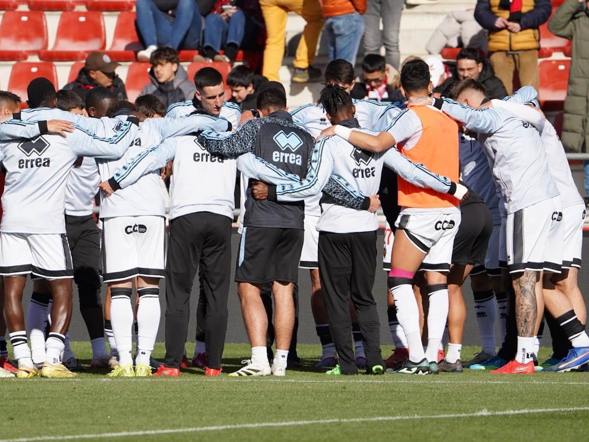 El C.D.Castellón se aferra al ascenso tras casi una vuelta en puestos de privilegio
