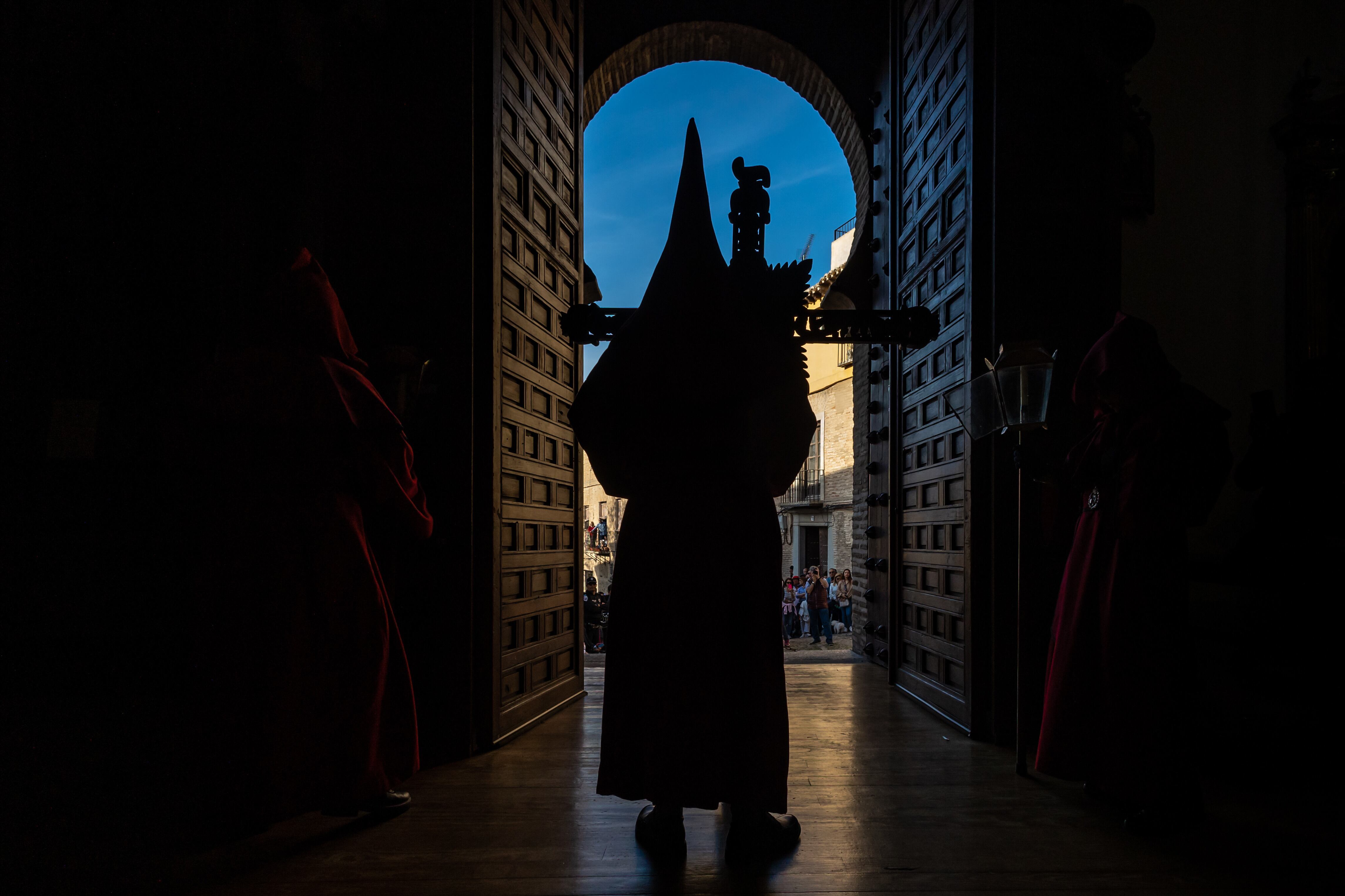 Procesión del Santísimo Cristo de la Misericordia que procesiona por las calles del casco histórico de Toledo este Viernes Santo