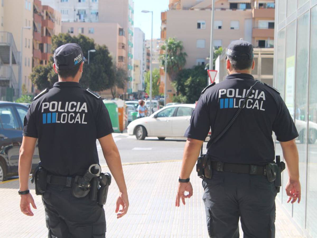 Agentes de la Policía Local de Ibiza