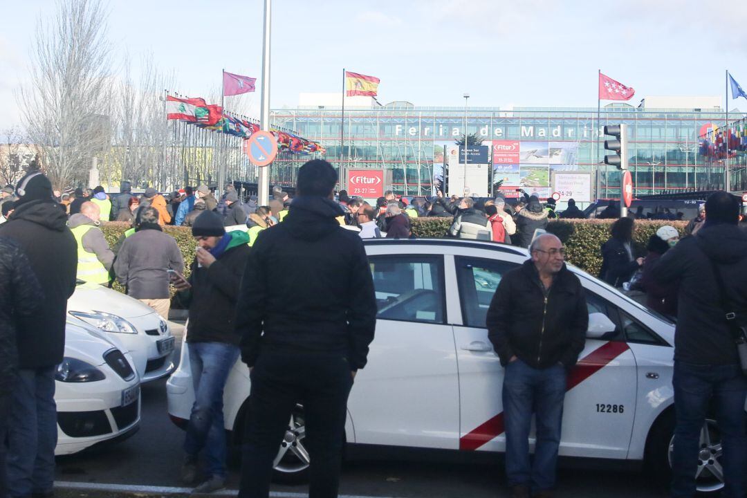 El taxi mantiene la huelga en Madrid