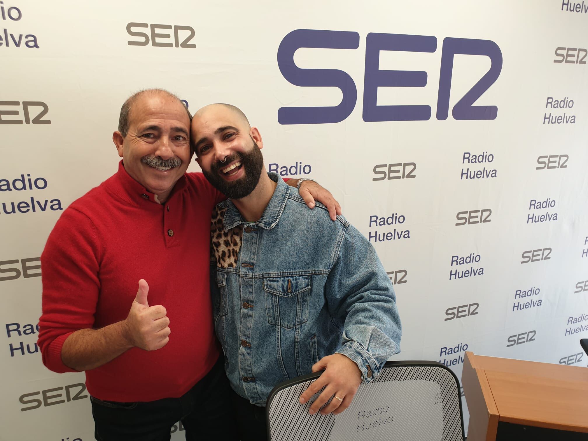 Víctor García de vgfcreativos junto a su padre Antonio García, ex director de la Escuela de Arte León Ortega de Huelva