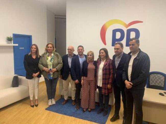 Los cargos públicos y orgánicos del partido estuvieron presentes en la inauguración