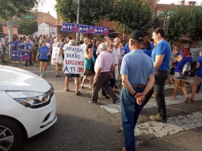 Participantes en la movilización han cortado la N-122 durante una hora cruzando de forma continua el paso de peatones de Peñafiel