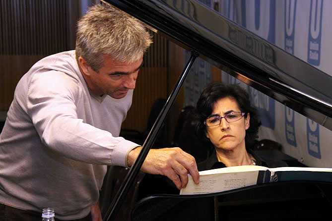Rosa Torres Pardo al piano y Marina Pardo a la voz recuerdan al compositor cuando se cumplen 100 años de su muerte