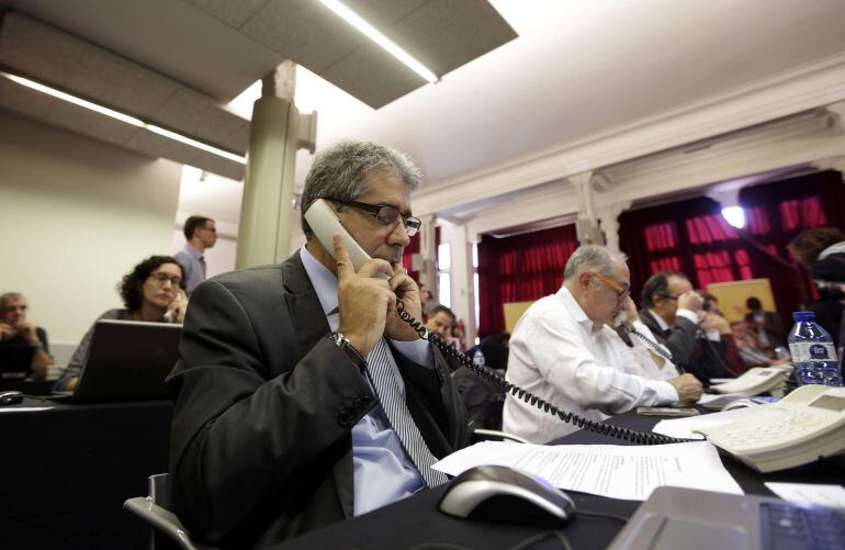 El conseller de Presidencia y portavoz de la Generalitat, Francesc Homs, durante su participación, junto a otros líderes de los partidos soberanistas, en la campaña denominada "Maratón 9N".