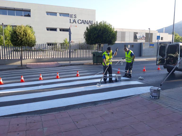 Los trabajos se han iniciado en las zonas de centros educativos de infantil, primaria y secundaria 