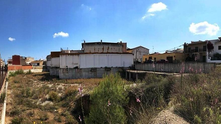 Solar donde estaba previsto construir la residencia para personas mayores.