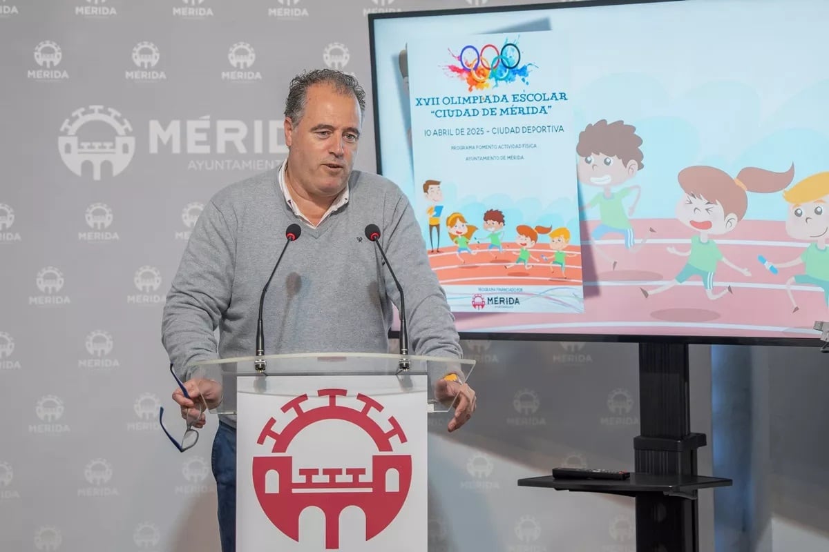 Toni Marín en la presentación de la XVII Olimpiada Escolar 'Ciudad de Mérida'