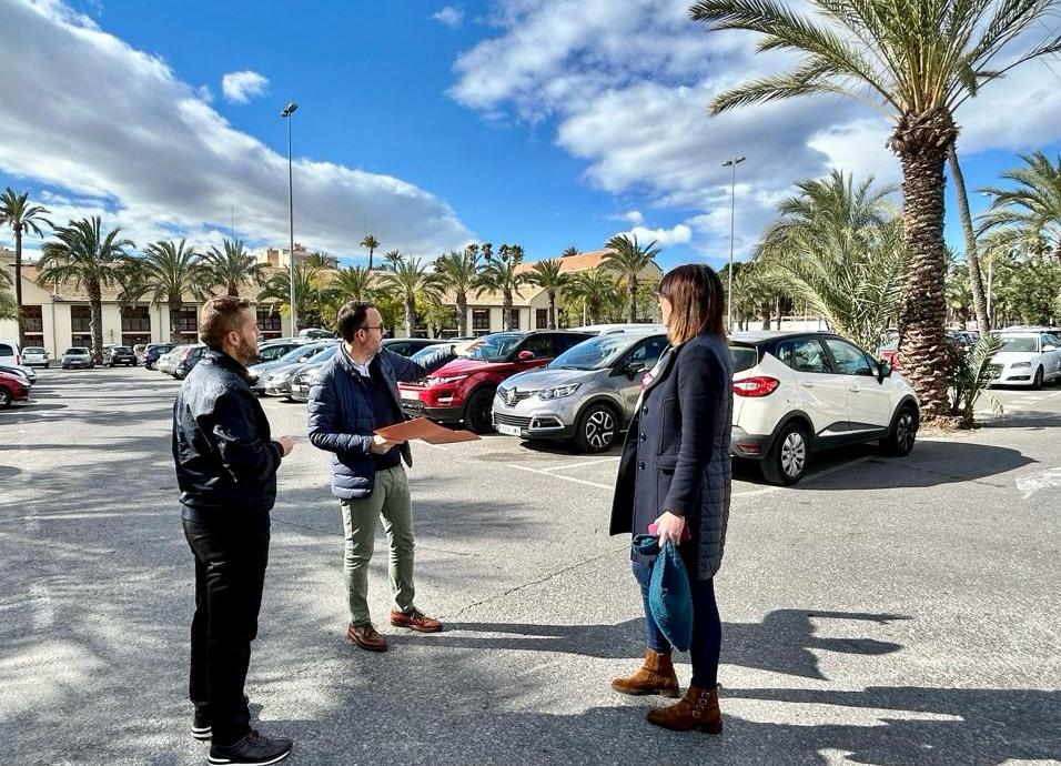 PSOE viendo el solar de Candalix