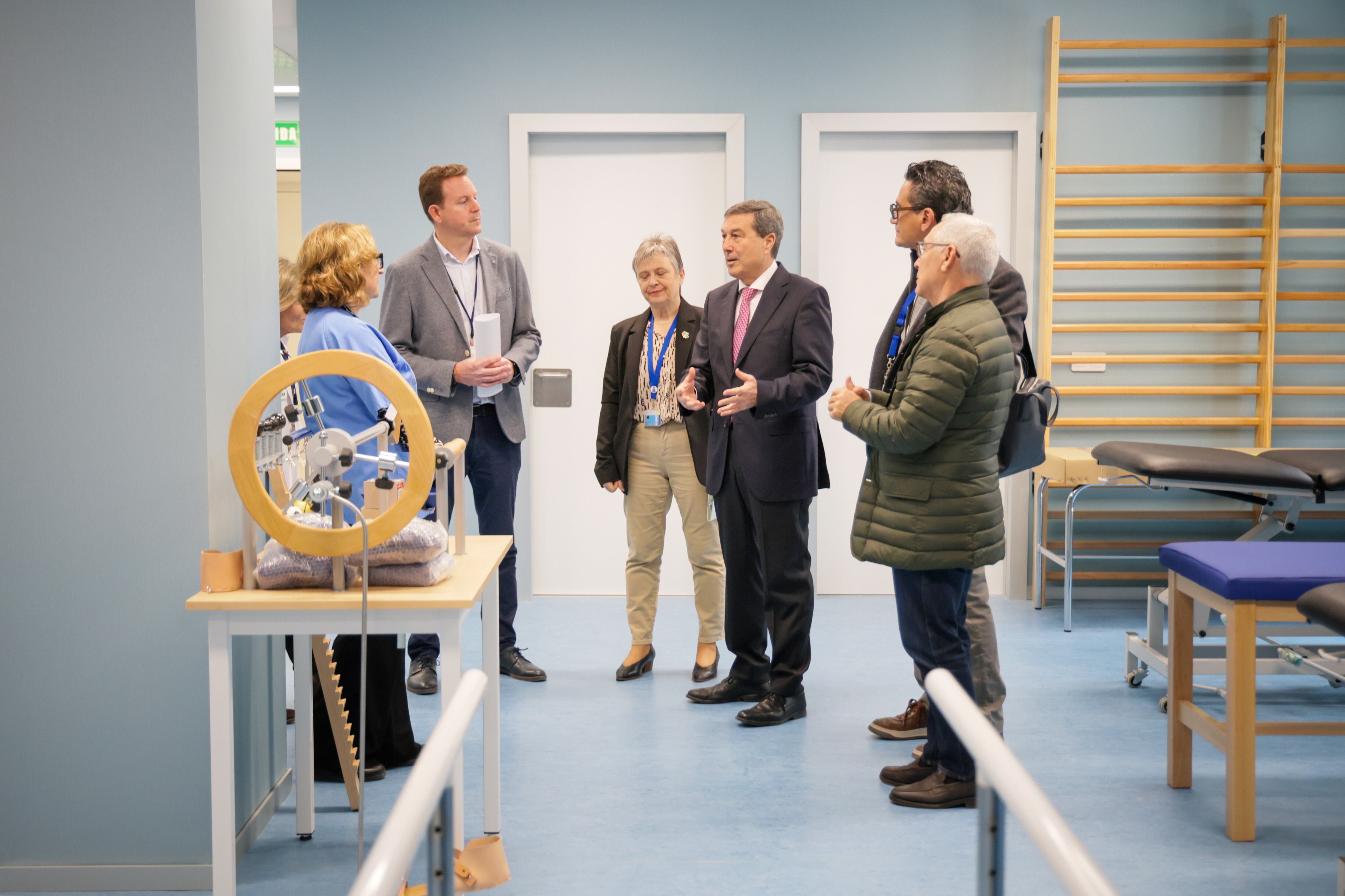 El conseller de Sanidad, Marciano Gómez, visita las instalaciones del nuevo centro de salud Campanar II.