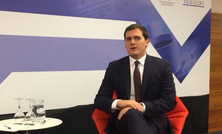 Albert Rivera durante los &quot;Desayunos de Heraldo&quot; 