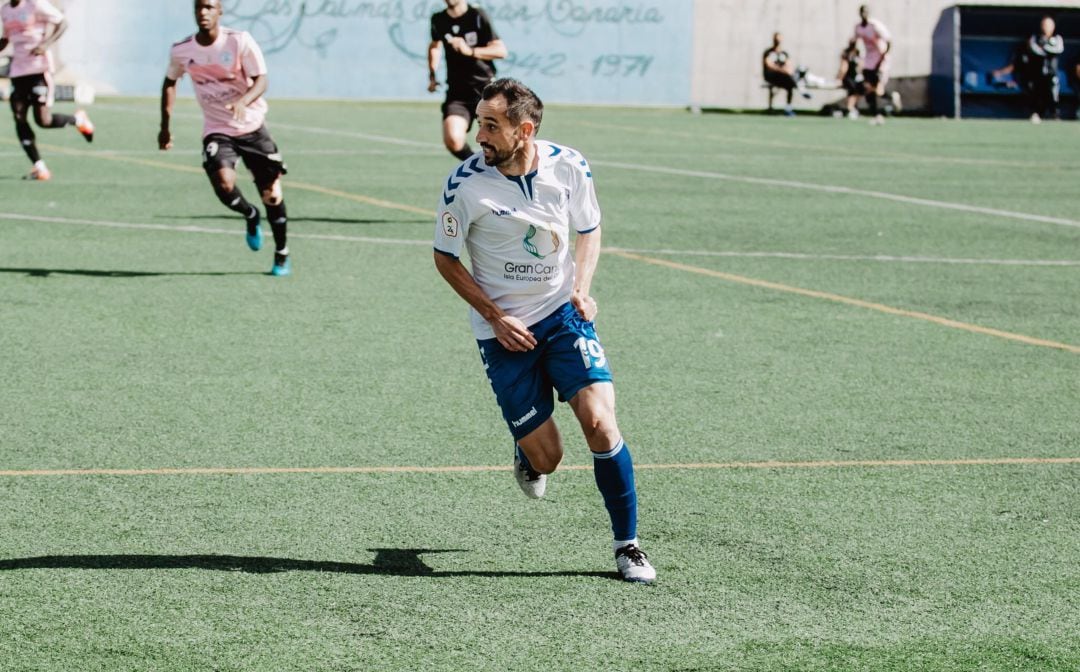 El onubense López Silva, durante un partido con su actual equipo, el Tamaraceite.