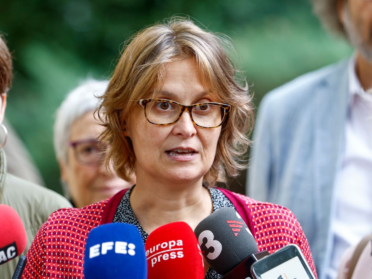 CRÒNICA. Serret congela l'expansió de delegacions a l'estranger