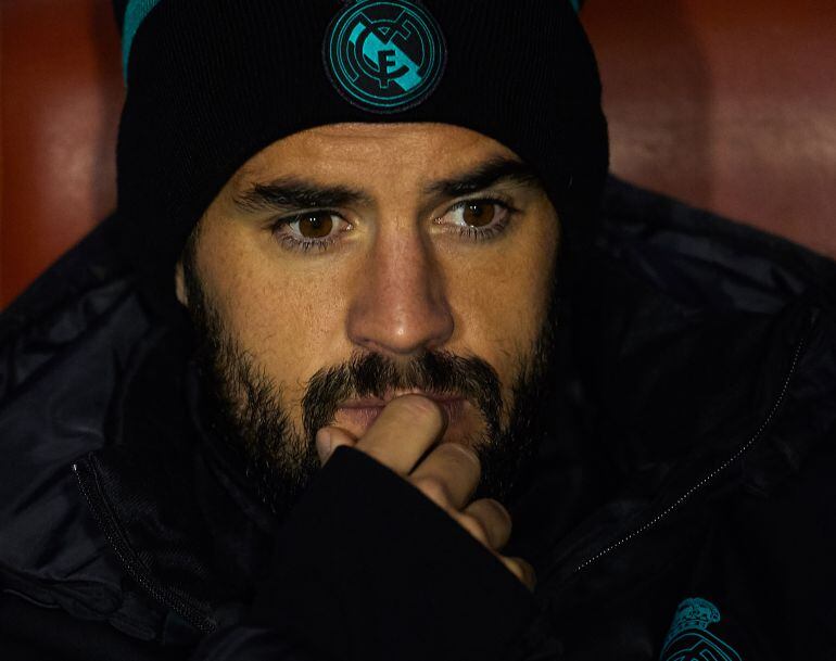 Isco, en el banquillo