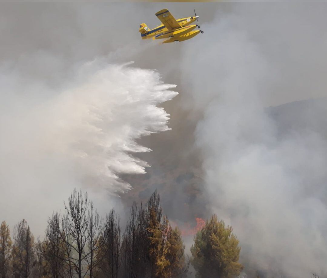 Imagen del proceso de estabilización del incendio de Azuébar